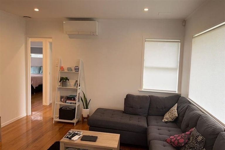 Photo of property in 41 Farquhar Road, Glendene, Auckland, 0602