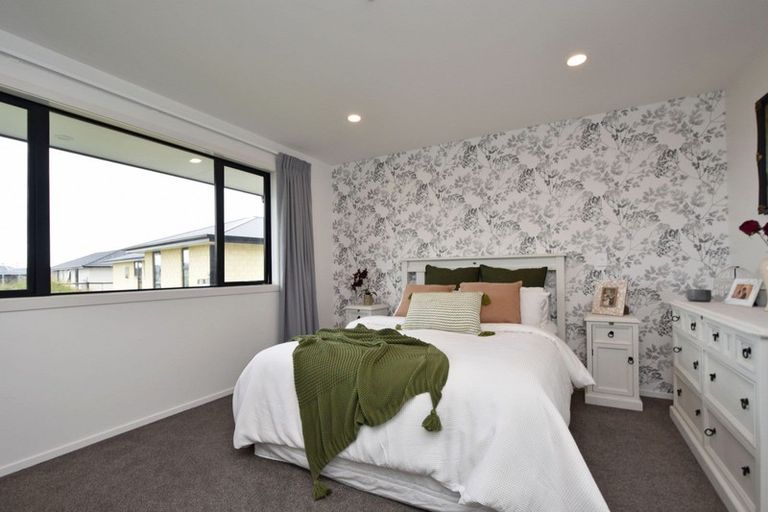 Photo of property in 18 Pegasus Place, Seaward Bush, Invercargill, 9812