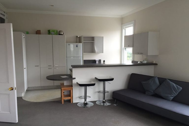 Photo of property in 1/10 Hobson Crescent, Thorndon, Wellington, 6011