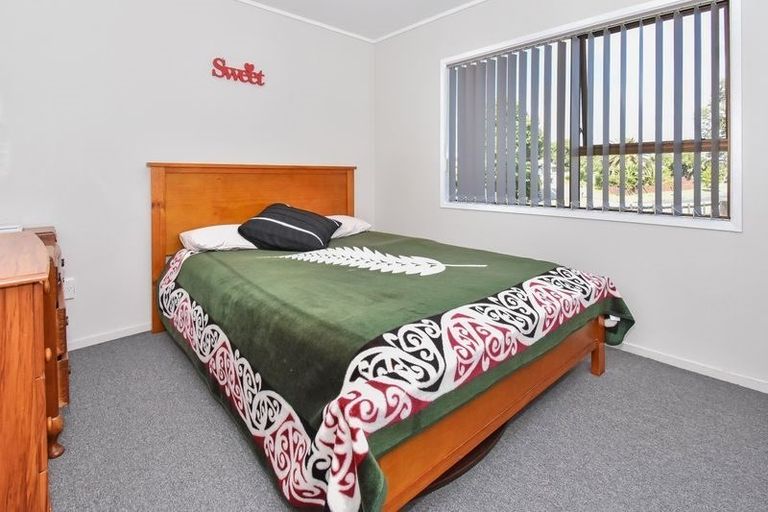 Photo of property in 2/11 Burundi Avenue, Clendon Park, Auckland, 2103