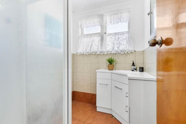 Photo of property in 35 Waipapa Crescent, Otara, Auckland, 2023