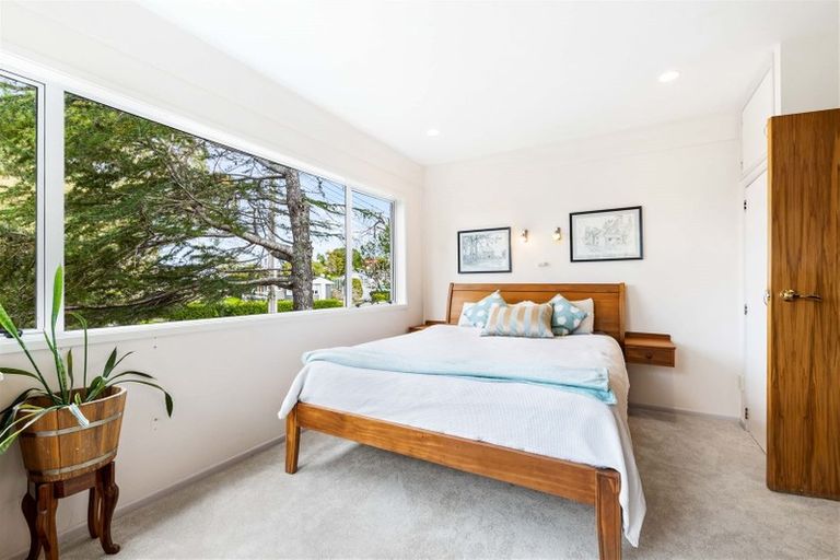 Photo of property in 113 Tiroroa Avenue, Te Atatu South, Auckland, 0610