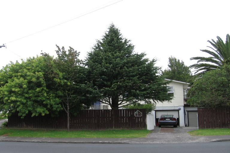 Photo of property in 147 Beach Haven Road, Beach Haven, Auckland, 0626