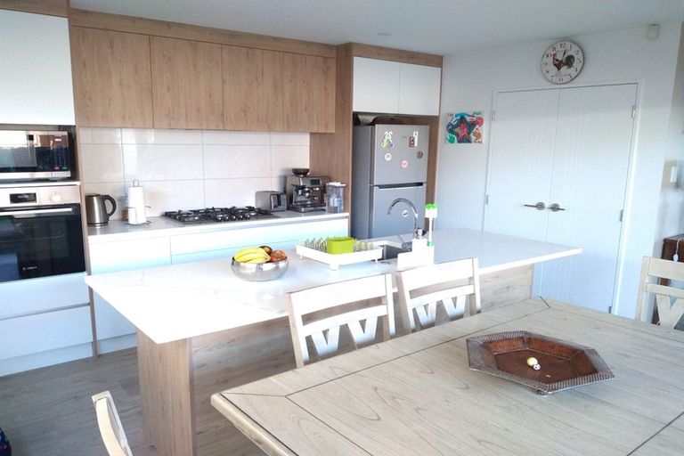 Photo of property in 148a Hutchinsons Road, Bucklands Beach, Auckland, 2014