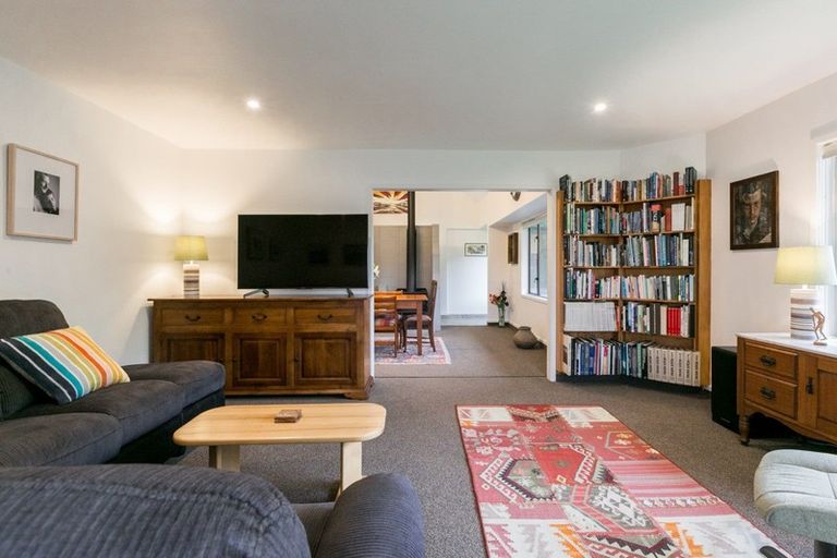 Photo of property in 2 Matthews Place, Taradale, Napier, 4112