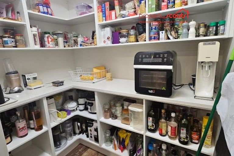 Photo of property in 12 Kingi Te Ahoaho Place, Otaki, 5512