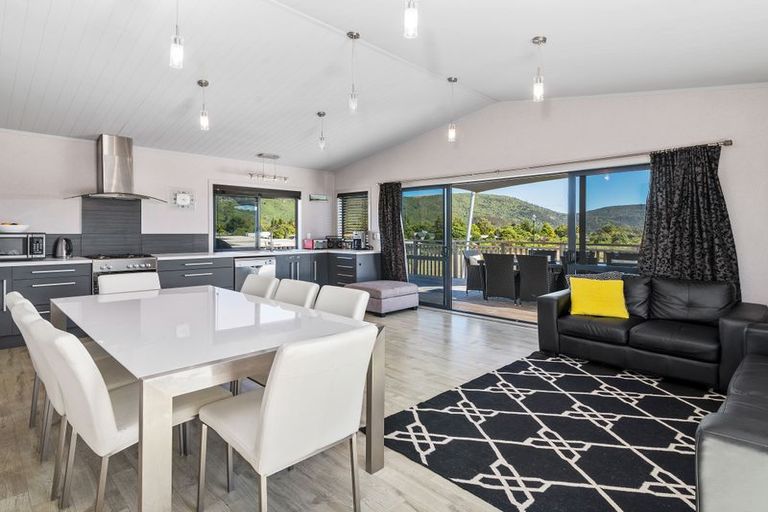 Photo of property in 136 Lisland Drive, Kinloch, Taupo, 3377