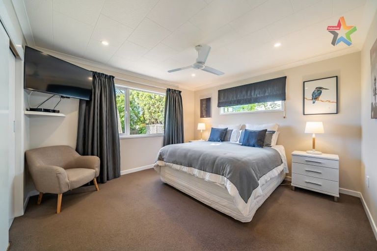 Photo of property in 18 Panorama Grove, Harbour View, Lower Hutt, 5010