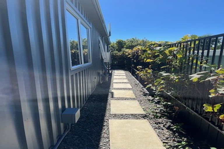 Photo of property in 112a Pacific Parade, Army Bay, Whangaparaoa, 0930