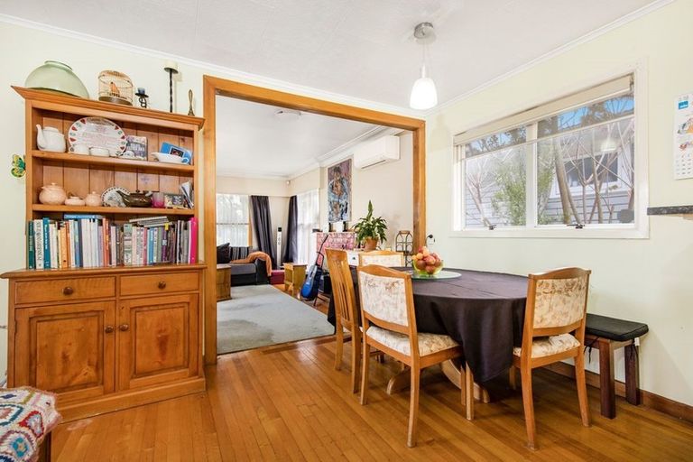 Photo of property in 37 Mckean Avenue, Manurewa, Auckland, 2102