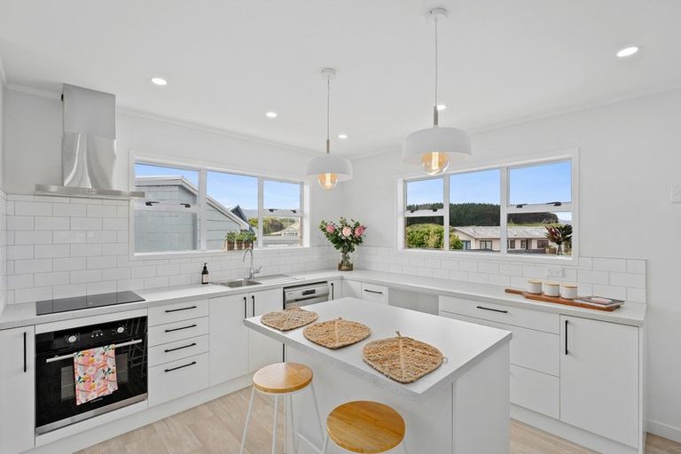 Photo of property in 6a-b Simcox Street, Otaki Beach, Otaki, 5512