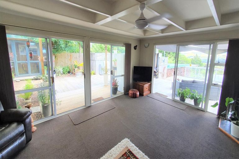 Photo of property in 10 Falls View Road, Haruru, 0204