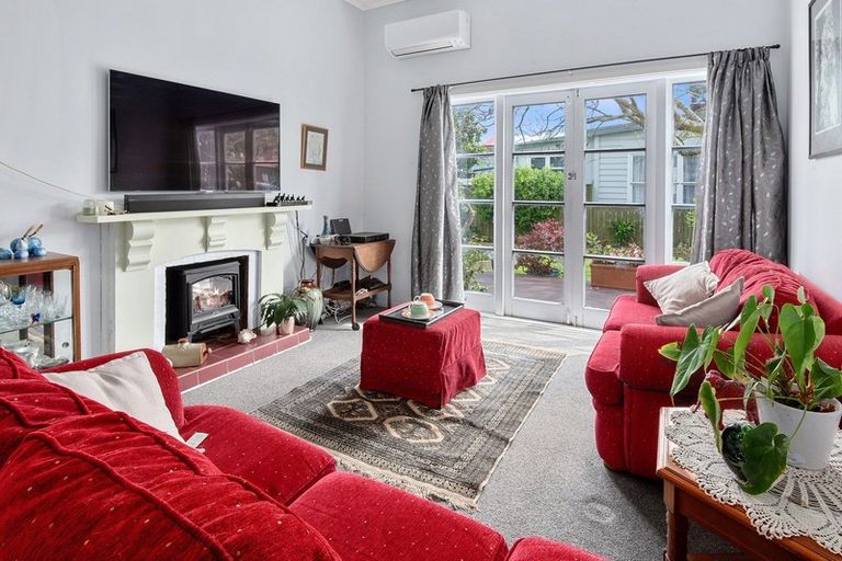 Photo of property in 16 George Street, Hikurangi, 0114