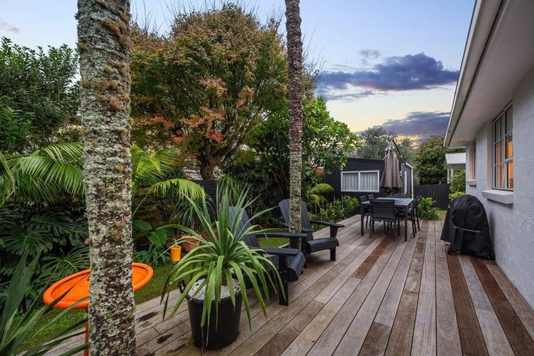 Photo of property in 3/4 Frater Avenue, Milford, Auckland, 0620