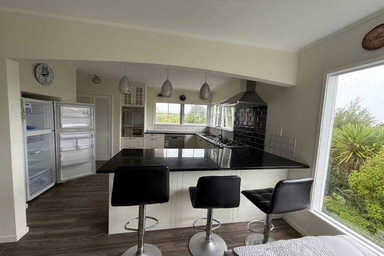 Photo of property in 47a Aberdeen Road, Castor Bay, Auckland, 0620