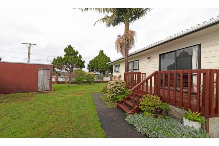 Photo of property in 2/1 Silverstone Place, Henderson, Auckland, 0612