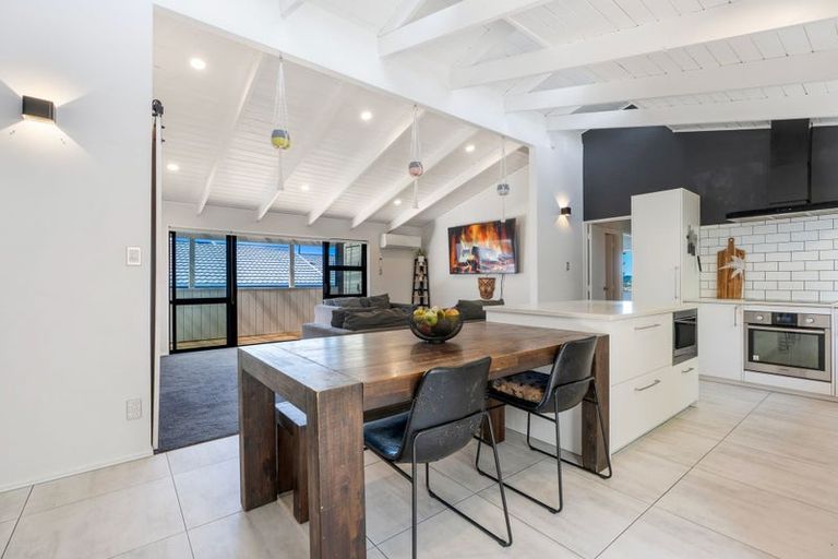 Photo of property in 113 Vipond Road, Stanmore Bay, Whangaparaoa, 0932