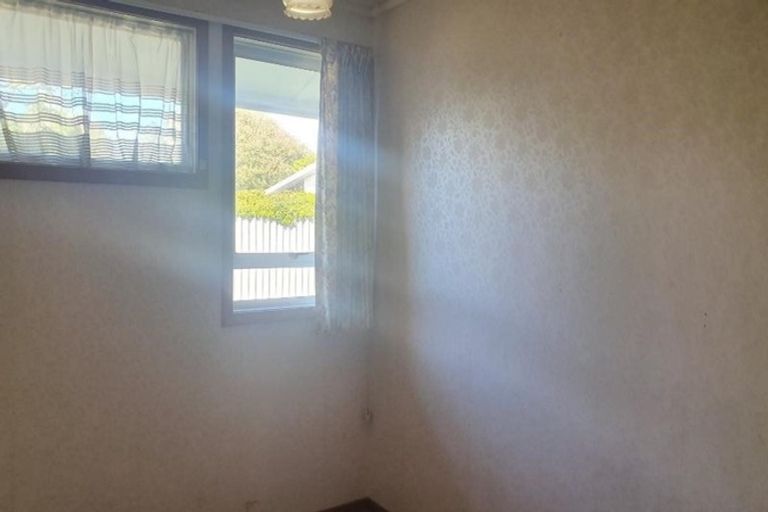 Photo of property in 9 Barrett Street, Westown, New Plymouth, 4310