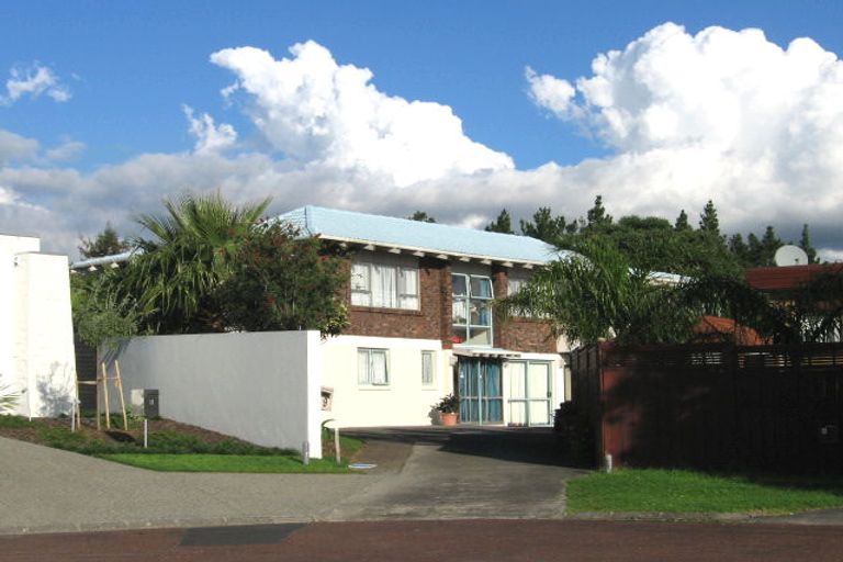 Photo of property in 9 Icarus Place, Half Moon Bay, Auckland, 2012