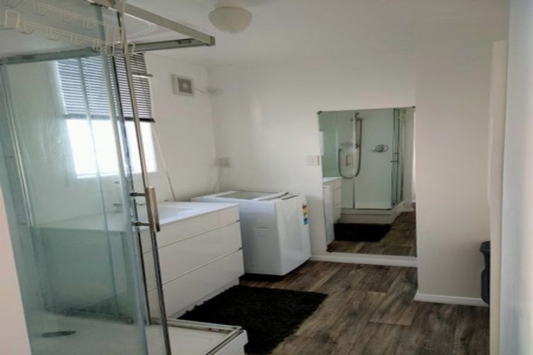 Photo of property in 19/125 Queens Drive, Lyall Bay, Wellington, 6022