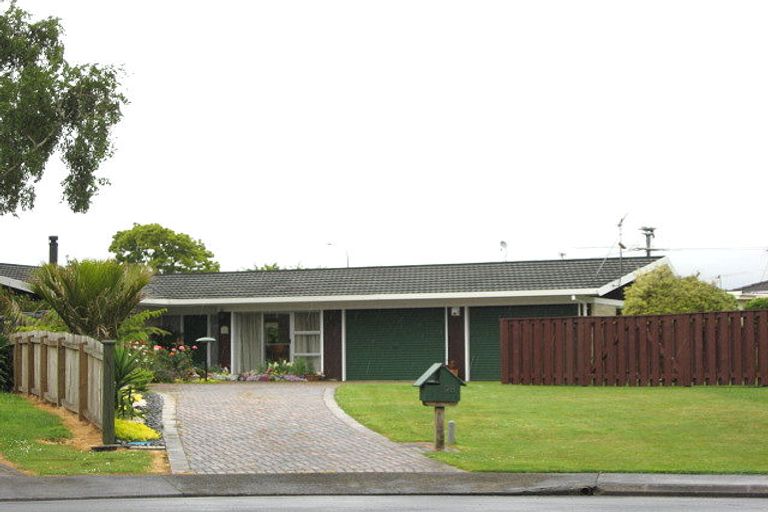 Photo of property in 28 Magnolia Avenue, Opaheke, Papakura, 2113