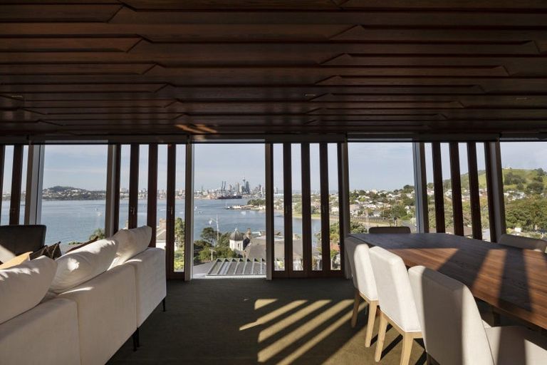 Photo of property in 19 Jubilee Avenue, Devonport, Auckland, 0624