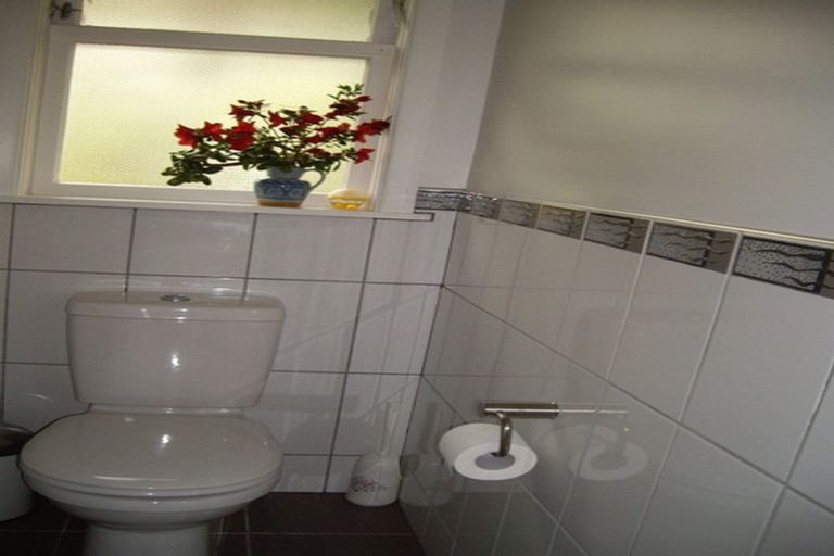 Photo of property in 37 Huntleigh Park Way, Ngaio, Wellington, 6035