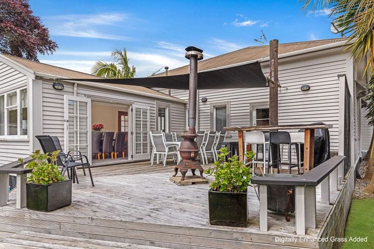 Photo of property in 8 Saint Leonard Street, Saint Johns Hill, Whanganui, 4501