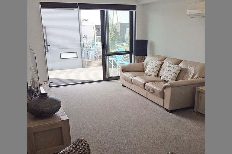 Photo of property in 1 Glenae Lane, Hobsonville, Auckland, 0618