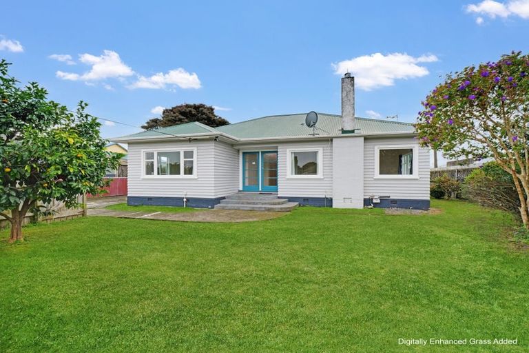 Photo of property in 595 Queen Street East, Levin, 5510