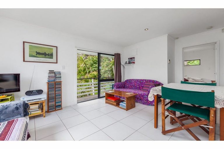 Photo of property in 2/24 Sunnyside Road, Sunnyvale, Auckland, 0612