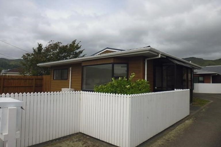 Photo of property in 1/30 Rata, Naenae, Lower Hutt, 5011