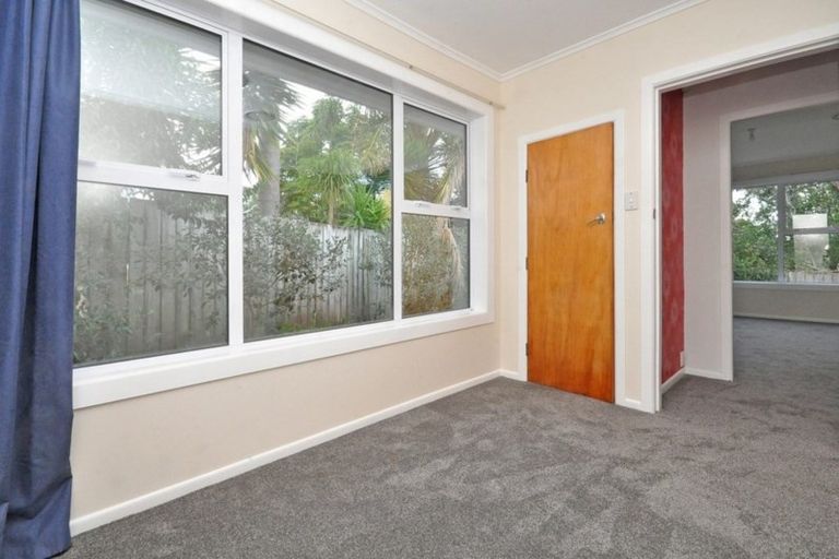 Photo of property in 20 Matipo Road, Te Atatu Peninsula, Auckland, 0610