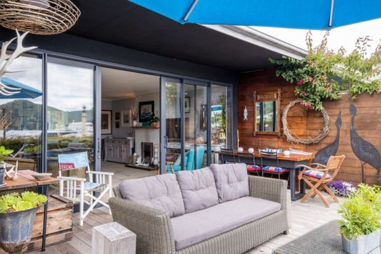 Photo of property in 1b Seaview Crescent, Picton, 7220