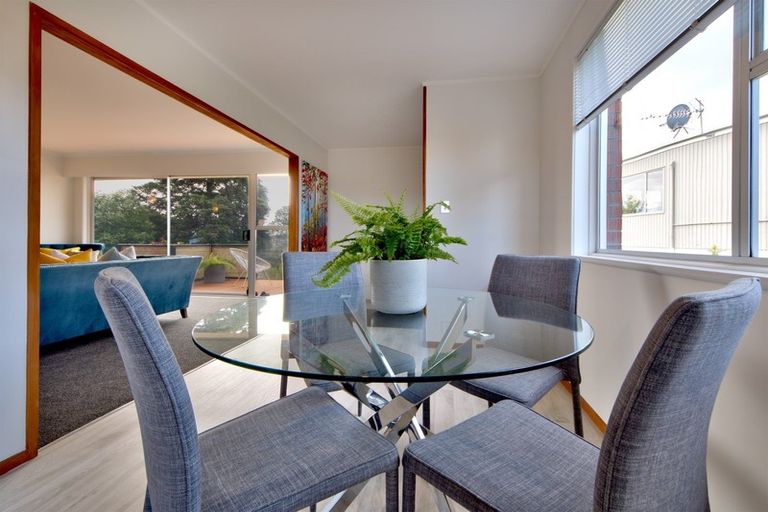 Photo of property in 12 Sunnylaw Place, Glen Eden, Auckland, 0602