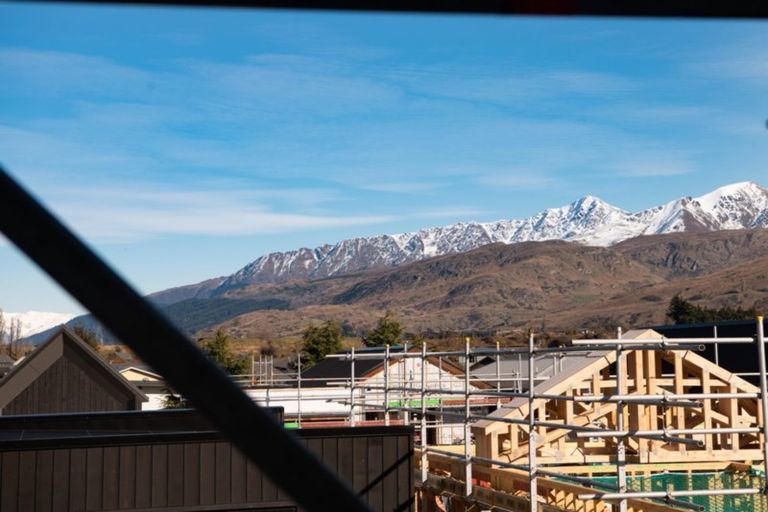 Photo of property in 28 Red Cottage Drive, Lake Hayes, Queenstown, 9304