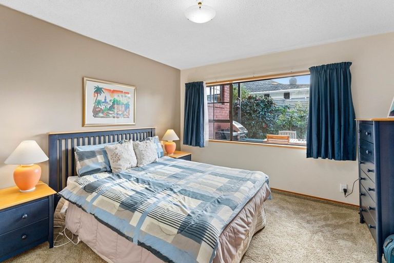 Photo of property in 11 Fleetwood Grove, Waikanae, 5036