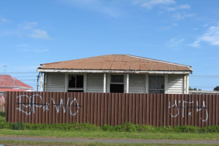 Photo of property in 87 Hinau Street, Castlecliff, Wanganui, 4501