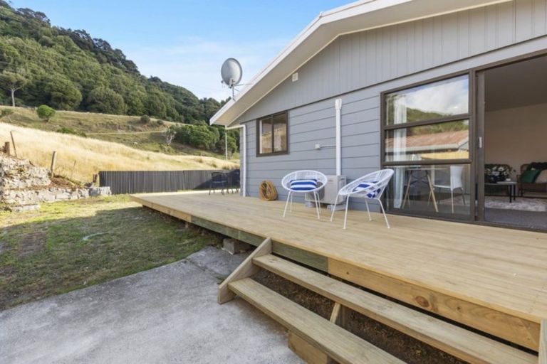 Photo of property in 43b Hartford Crescent, Totara Park, Upper Hutt, 5018