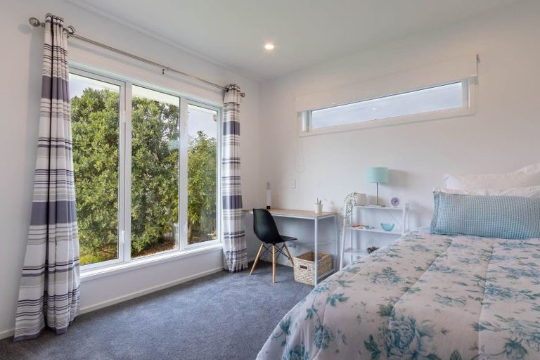 Photo of property in 32a Titoki Road, Waikanae Beach, Waikanae, 5036