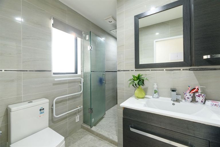 Photo of property in 29 Waari Avenue, Sunnyvale, Auckland, 0612