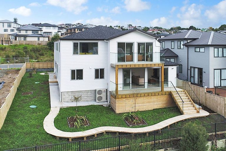 Photo of property in 28 Cirrus Way, Ranui, Auckland, 0612