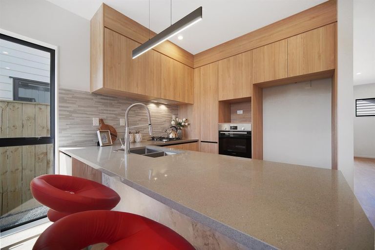 Photo of property in 165 Grove Road, Papakura, 2110