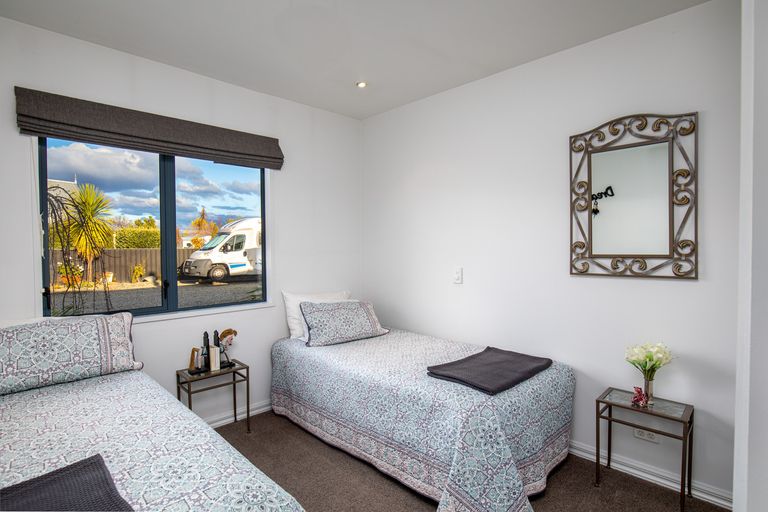 Photo of property in 6 Albert Drive, Clyde, 9330