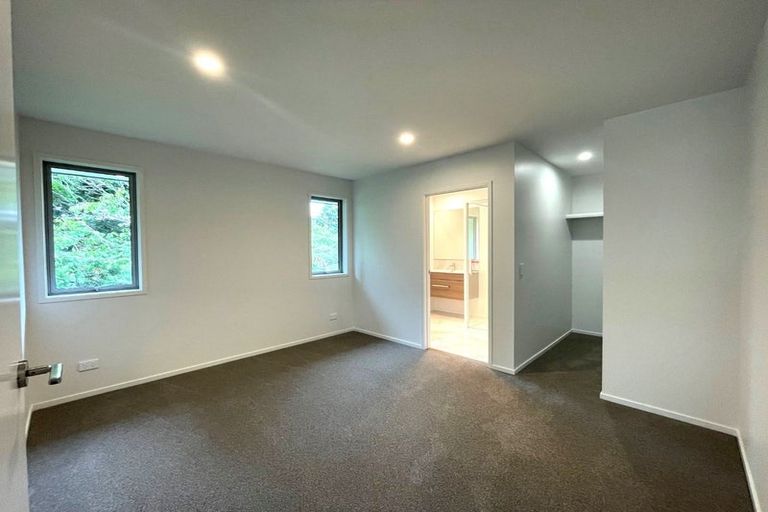 Photo of property in 137/2b Seaview Road, Westown, New Plymouth, 4310