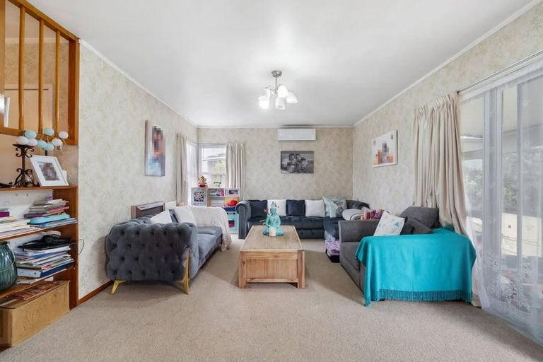 Photo of property in 46 Advene Road, Cockle Bay, Auckland, 2014