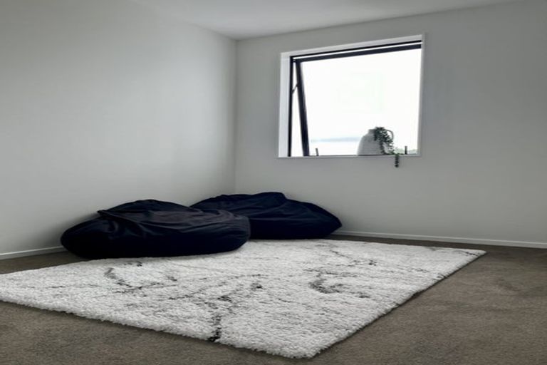 Photo of property in 10 Balthazar Road, Kumeu, 0810