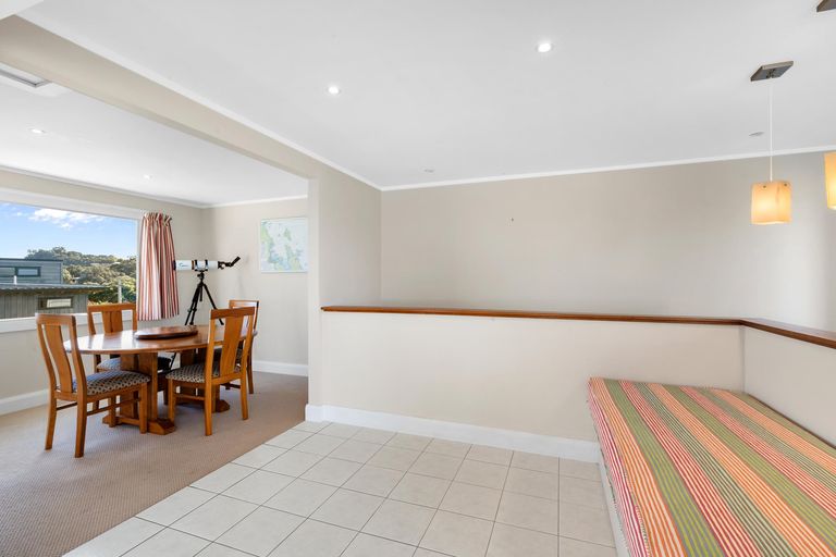 Photo of property in 1 Penguin Street, Leigh, 0985