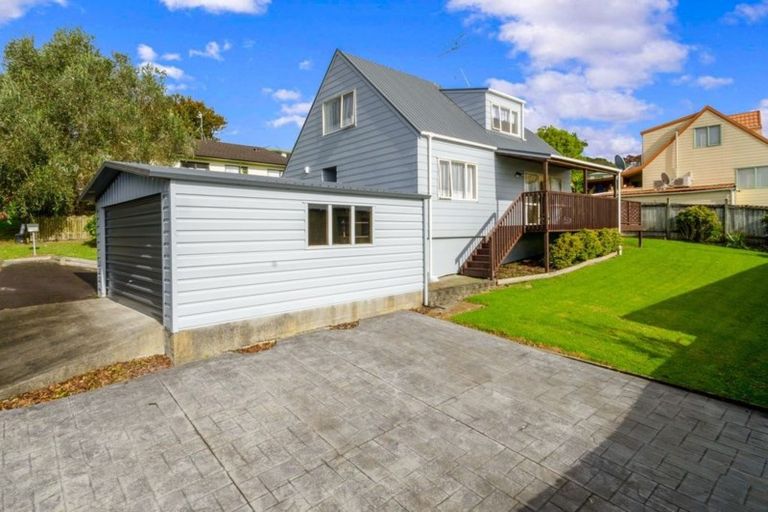 Photo of property in 16 Carillon Place, Massey, Auckland, 0614