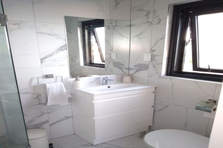 Photo of property in 148a Hutchinsons Road, Bucklands Beach, Auckland, 2014